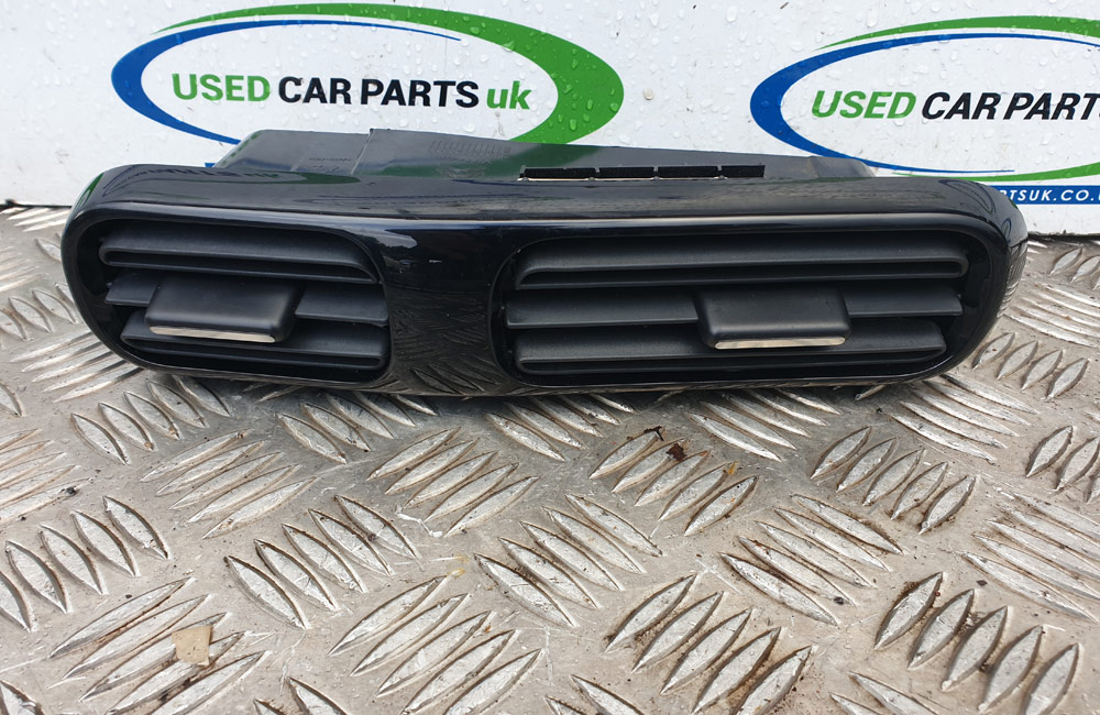 Citroen C4 Cactus centre dash air vents Used Car Parts UK