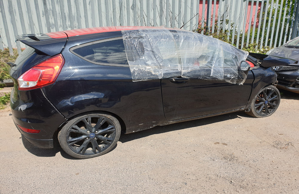 Ford top fiesta aerial