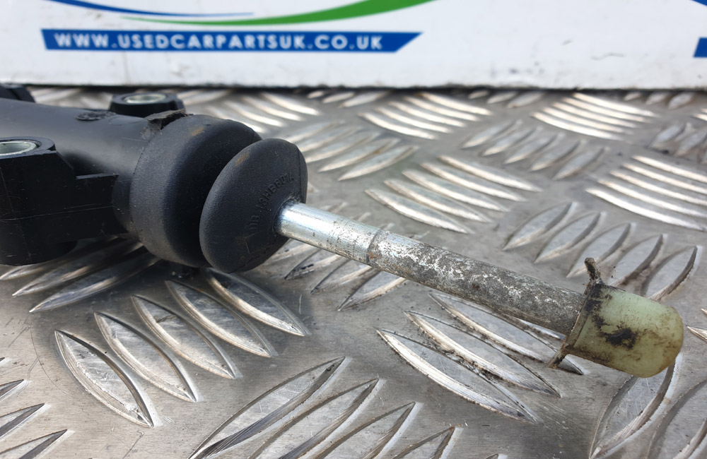 Fiat 500 1.2 clutch master cylinder 20152020 Used Car Parts UK