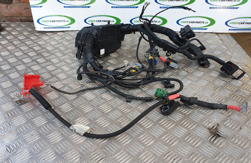 Fiat 500 engine fuse box wiring loom | Used Car Parts UK