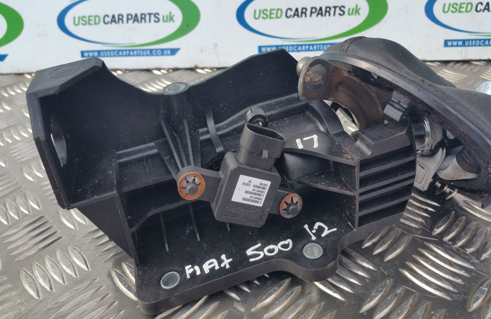 Fiat 500 gear selector knob gaiter surround Used Car Parts UK
