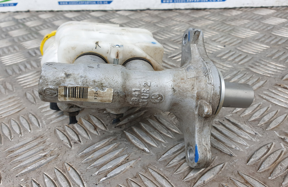 Fiat 500 brake master cylinder 1.2 Petrol Used Car Parts UK