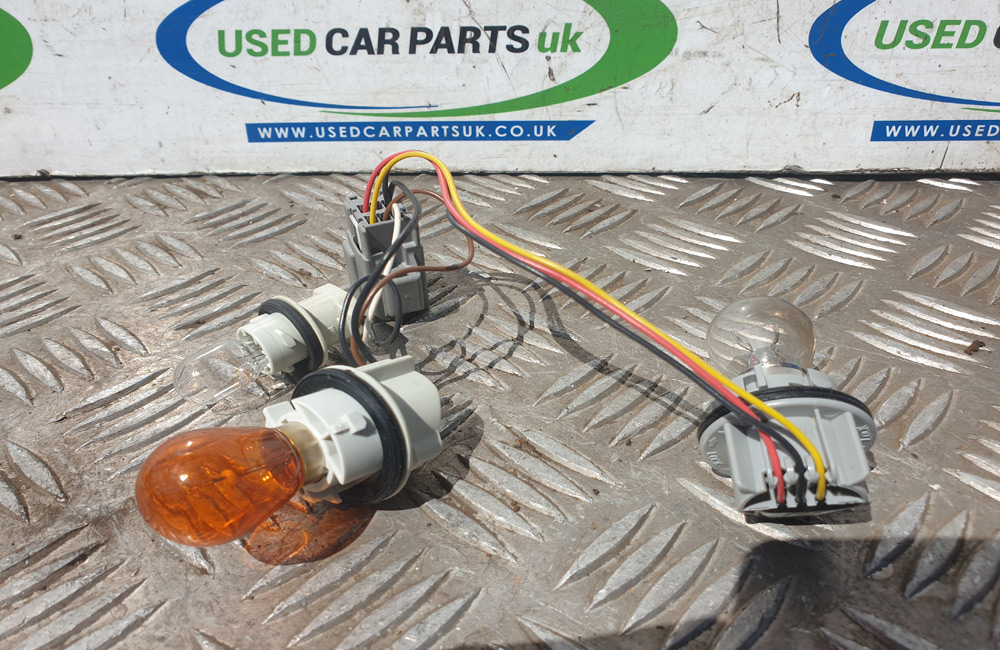 Ford fiesta top brake light bulb