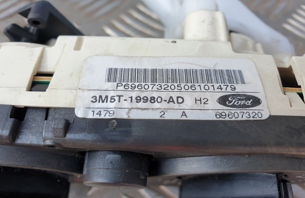 Ford Focus MK2 heater control panel Used Car Parts UK