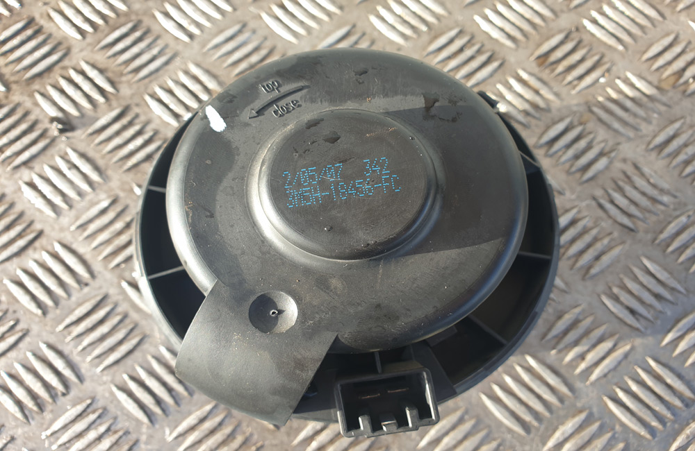 Ford Focus heater blower motor 3M5H-18456-FC | Used Car Parts UK