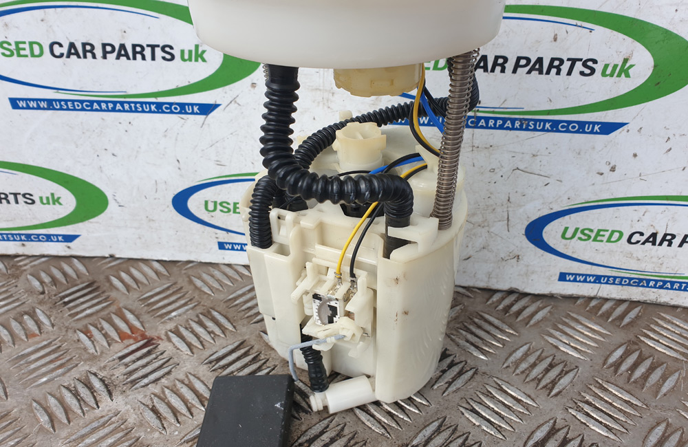 Honda Civic MK8 1.4 fuel pump in petrol tank Used Car Parts UK