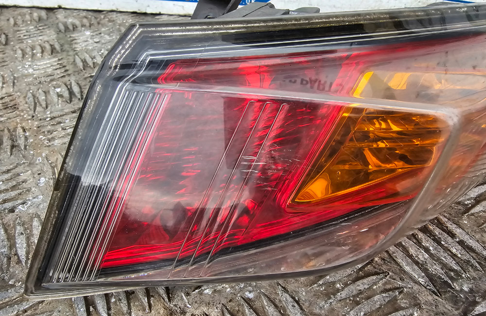 CCIYU Pair Tail Light Assembly For 2006-2008 Honda Civic Sedan - Left+Right