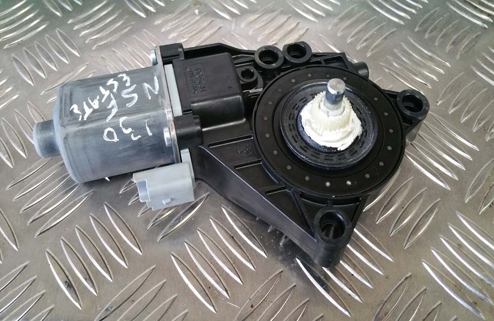 Hyundai I30 window motor passengers front Used Car Parts UK