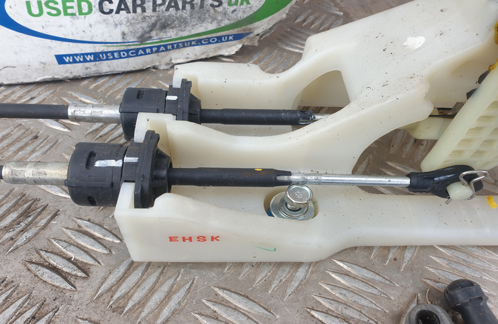 Hyundai I20 MK1 gear cables linkage 1.2 petrol Used Car Parts UK