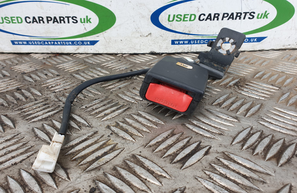 Hyundai I20 MK1 rear left seat belt buckle Used Car Parts UK