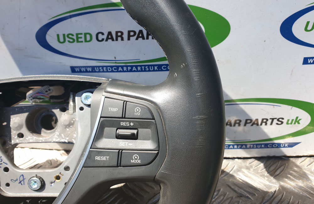Hyundai I20 SE steering wheel MK2 3 Spoke Used Car Parts UK
