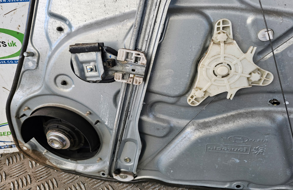 Hyundai I30 Driver's Side (RHF) Front Window Regulator - Fits 2007-2012 Hatch Or Sedan