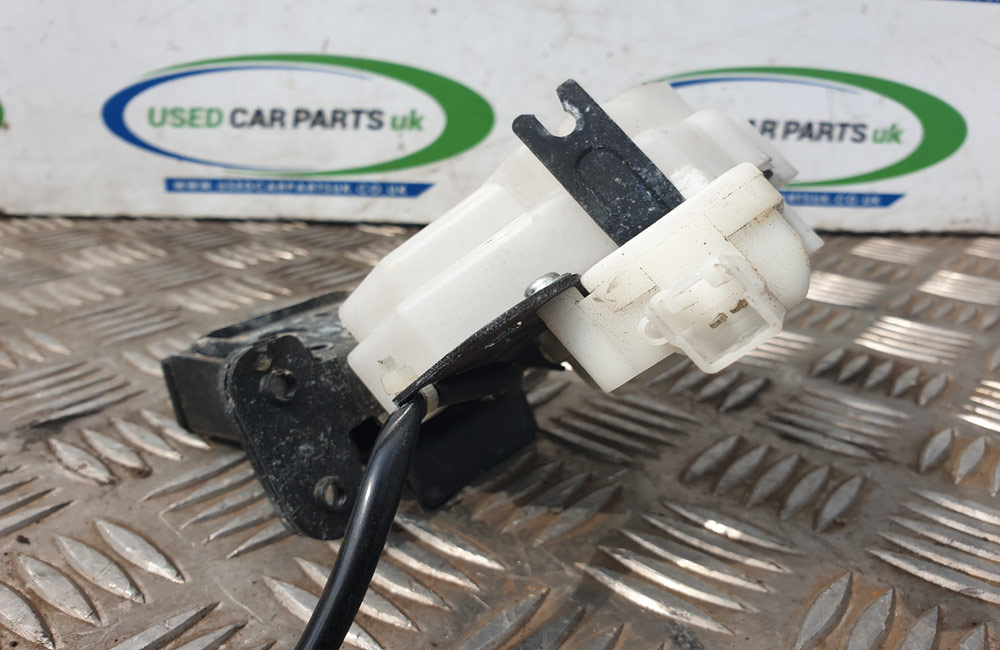 Mazda 3 MK1 hatchback boot lock catch motor Used Car Parts UK