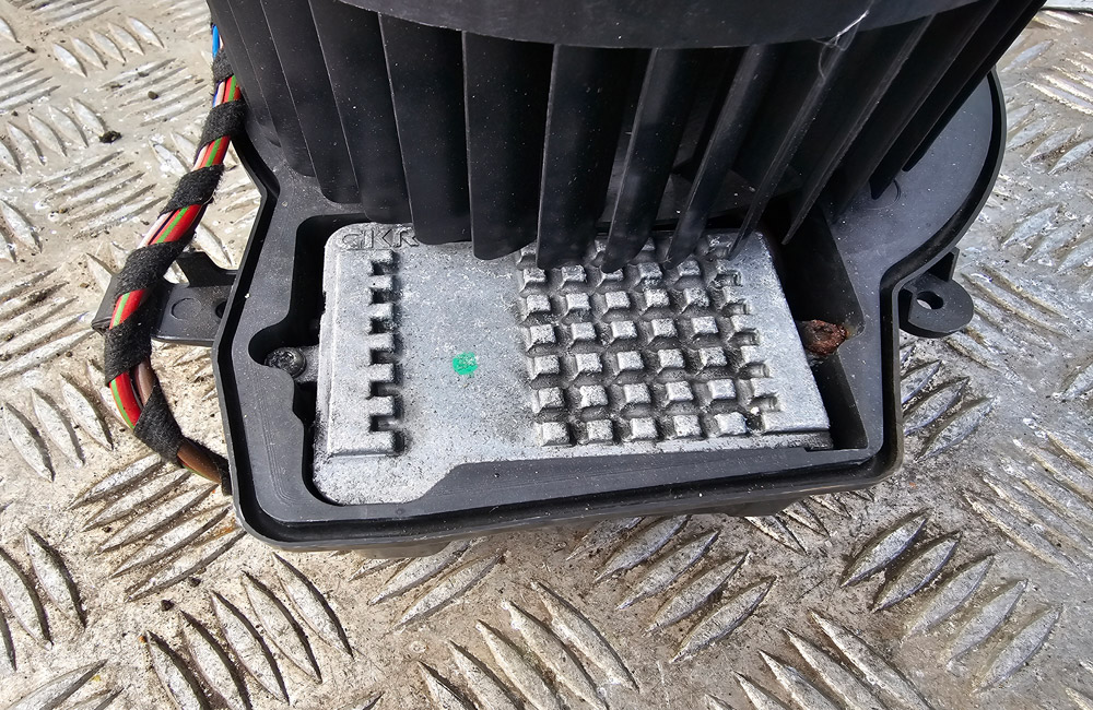 Mercedes C Class W203 Heater Blower Motor Fan 20012007 Used Car Parts UK