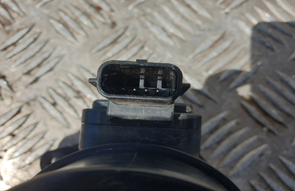 Nissan Juke DCI air flow meter 8200682558 Used Car Parts UK