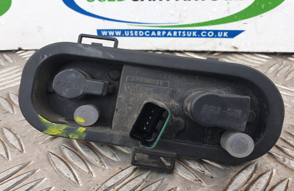 Nissan Qashqai rear outer light bulb holder Used Car Parts UK