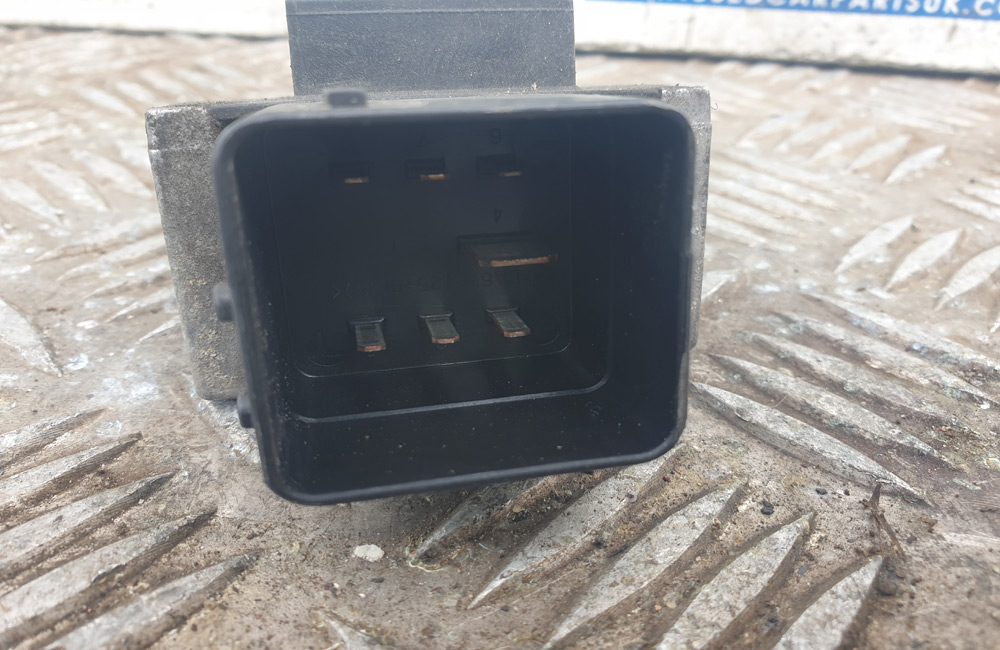 Nissan Qashqai Glow Plug Relay 9640469680 A Used Car Parts UK