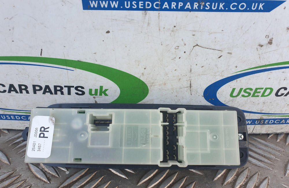 Nissan Qashqai window switch 25401JD00A Used Car Parts UK
