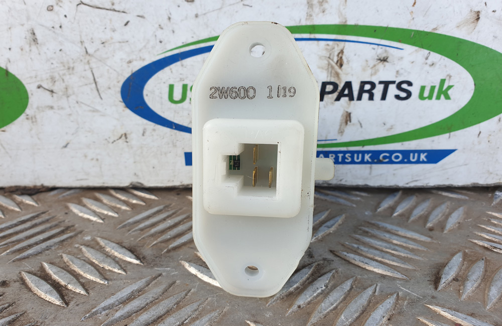 Nissan XTrail T30 heater resistor card Used Car Parts UK