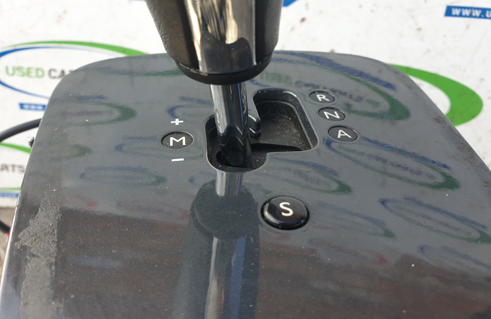 Peugeot 3008 MK1 automatic gear shift selector Used Car Parts UK