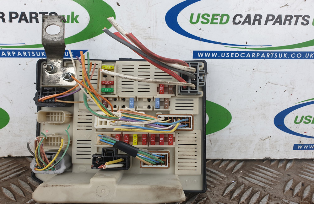 Renault Scenic DCI engine bay fuse box Used Car Parts UK