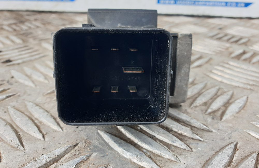 Renault Scenic glow plug relay 9640469680 Used Car Parts UK