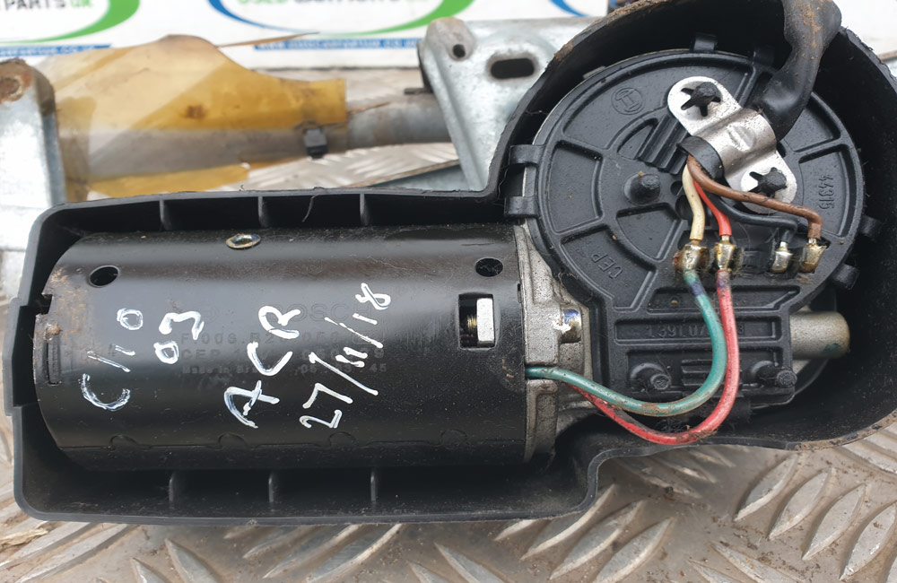 Renault Clio front wiper motor 20012006 Used Car Parts UK