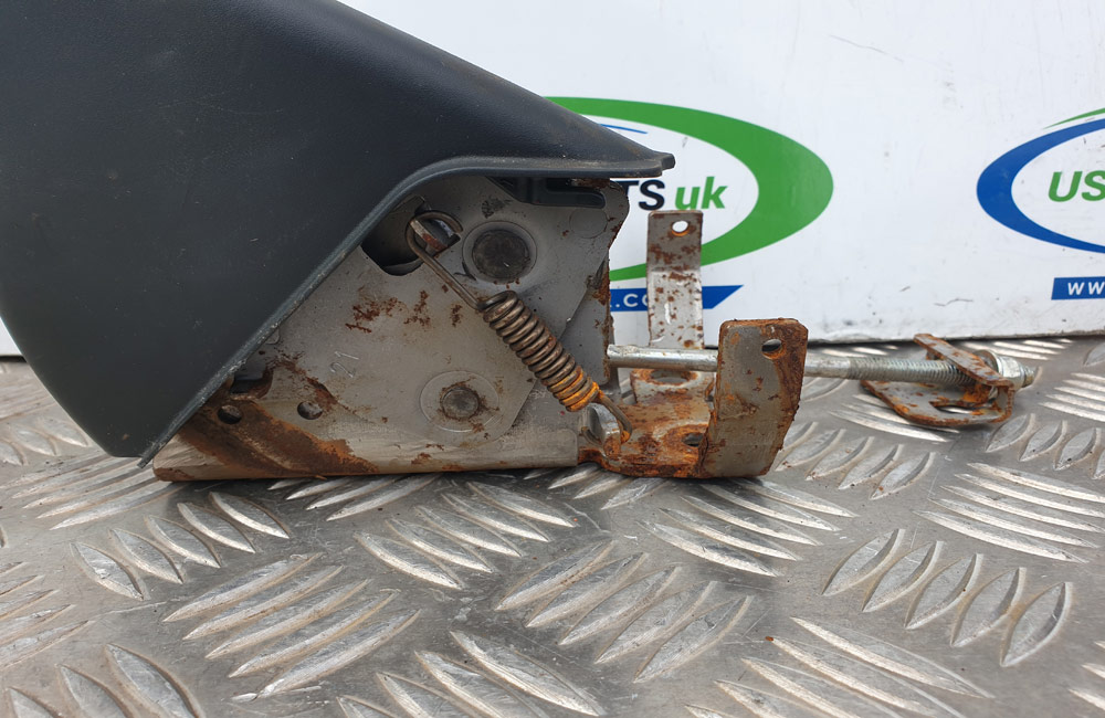 Renault Clio MK4 hand brake lever Used Car Parts UK