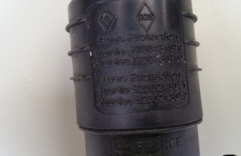 Renault Clio washer pump motor MK2 Used Car Parts UK