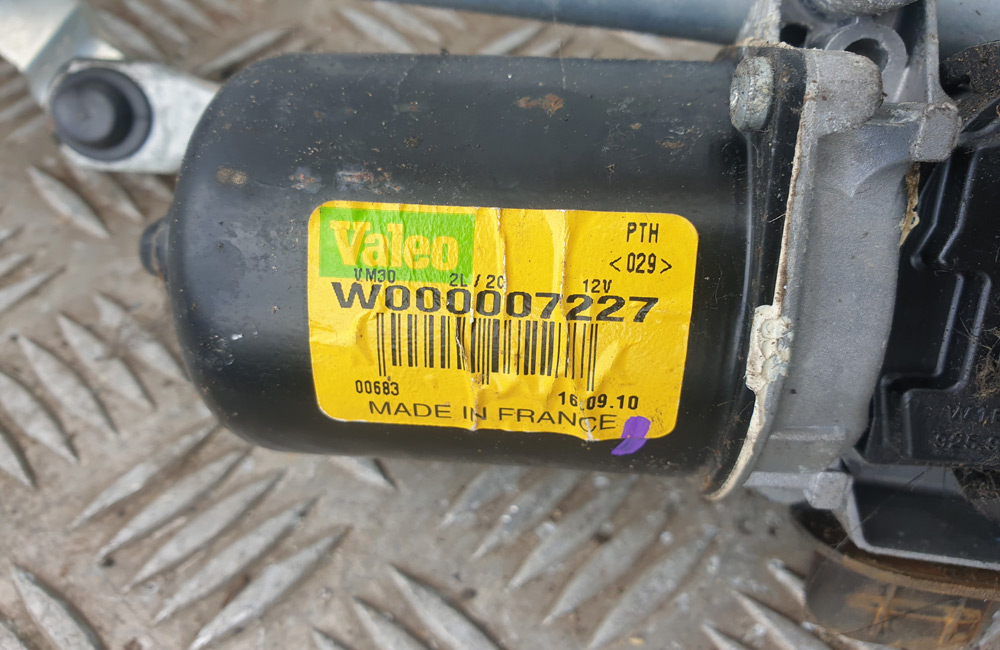 Renault Megane 20082013 Front Wiper Motor Used Car Parts UK