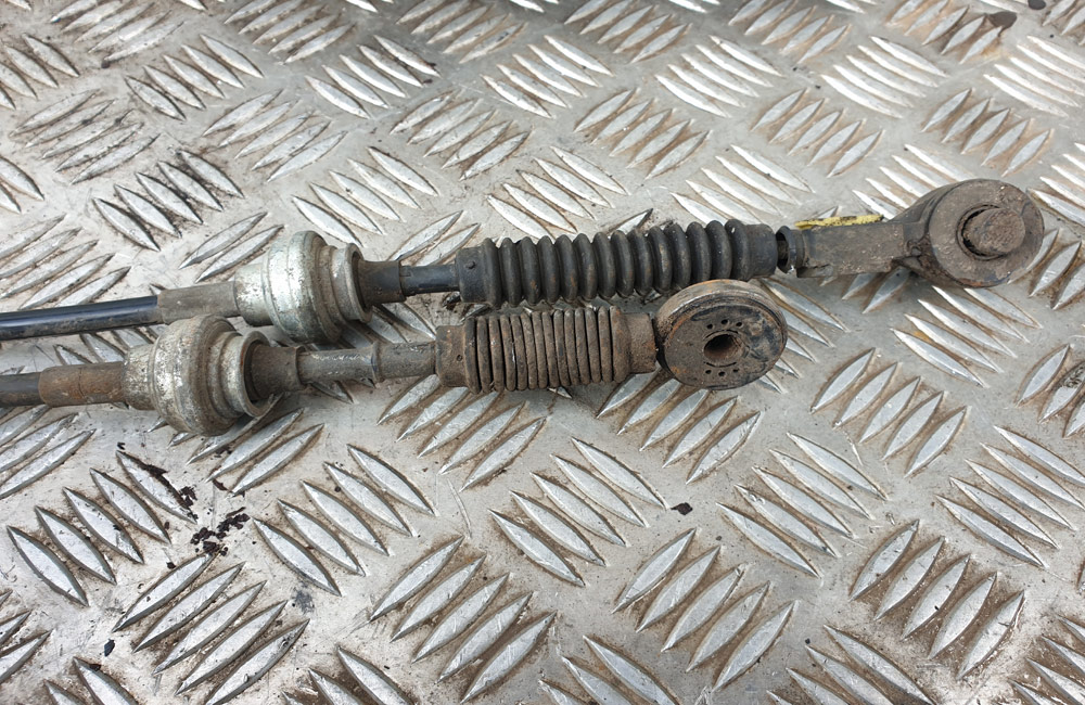 Renault Trafic DCI MK2 gear cables linkages Used Car Parts UK