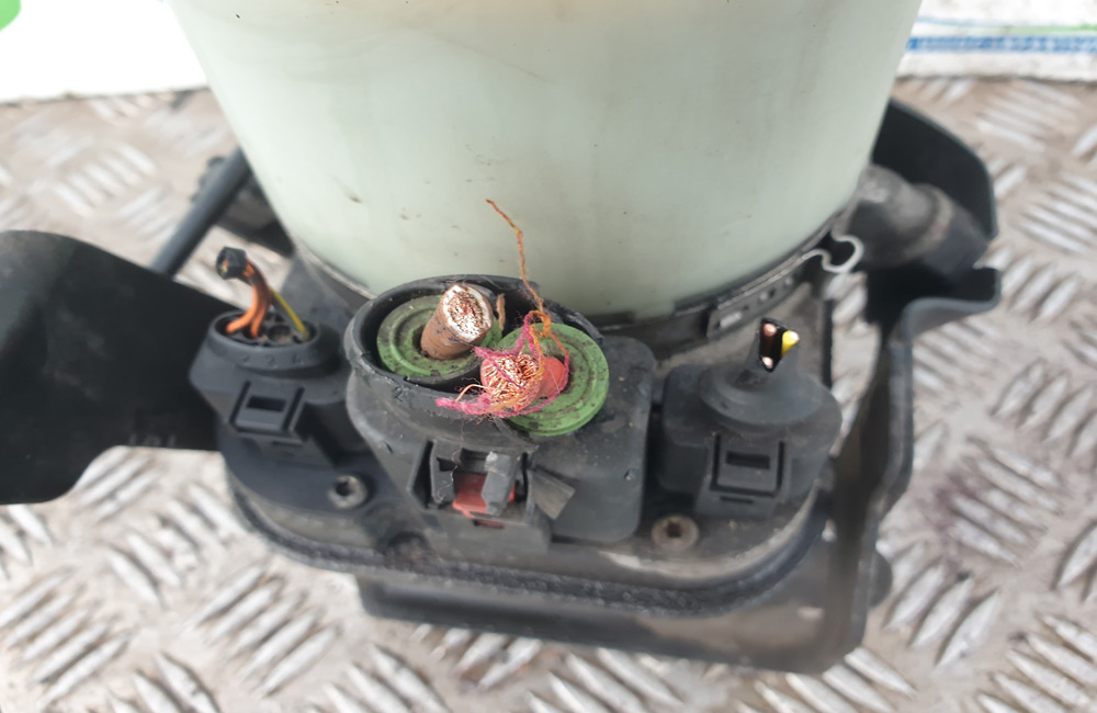 Seat MK4 power steering pump 6R0423156B Used Car Parts UK