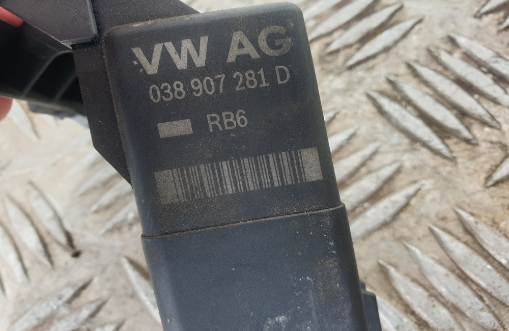 Skoda Octavia MK2 Glow Plug Relay 038907281D Used Car Parts UK