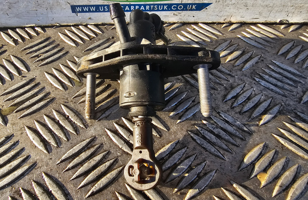Suzuki Swift MK3 Clutch Master Cylinder 1.2 Petrol Used Car Parts UK