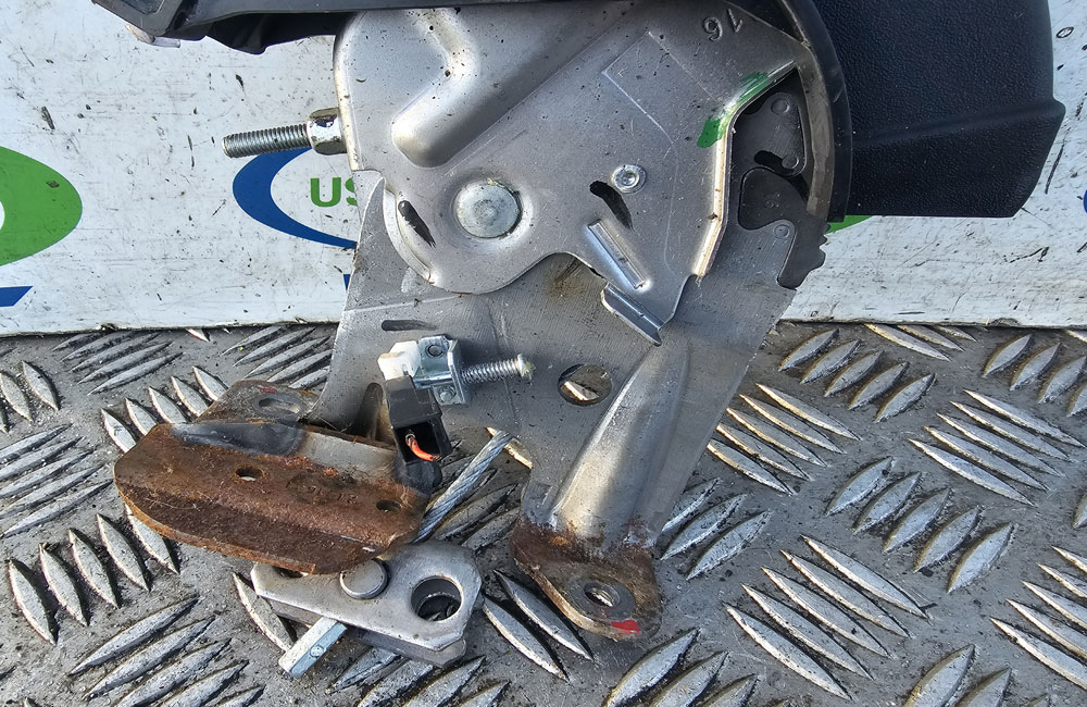 Suzuki Swift MK3 SZL Hand Brake Lever Ratchet Used Car Parts UK