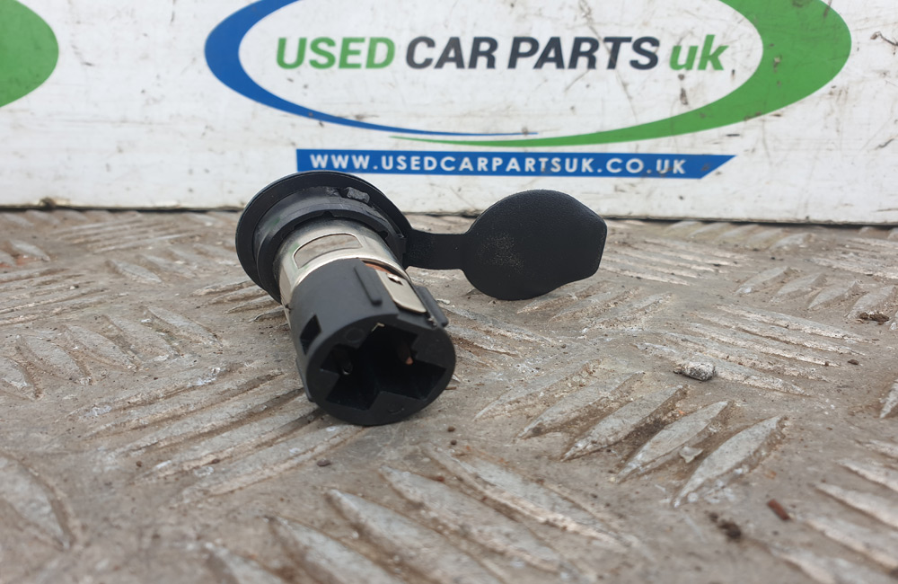 suzuki swift cigarette lighter socket Suzuki Swift MK3 cigarette lighter socket