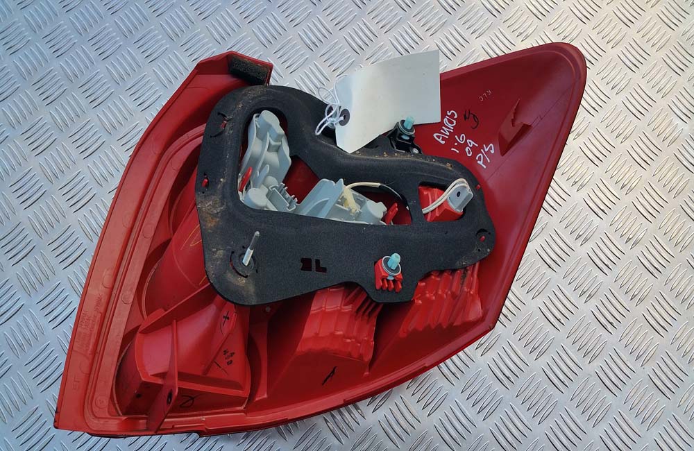 Toyota Auris rear tail light brake lamp 2009 Used Car Parts UK