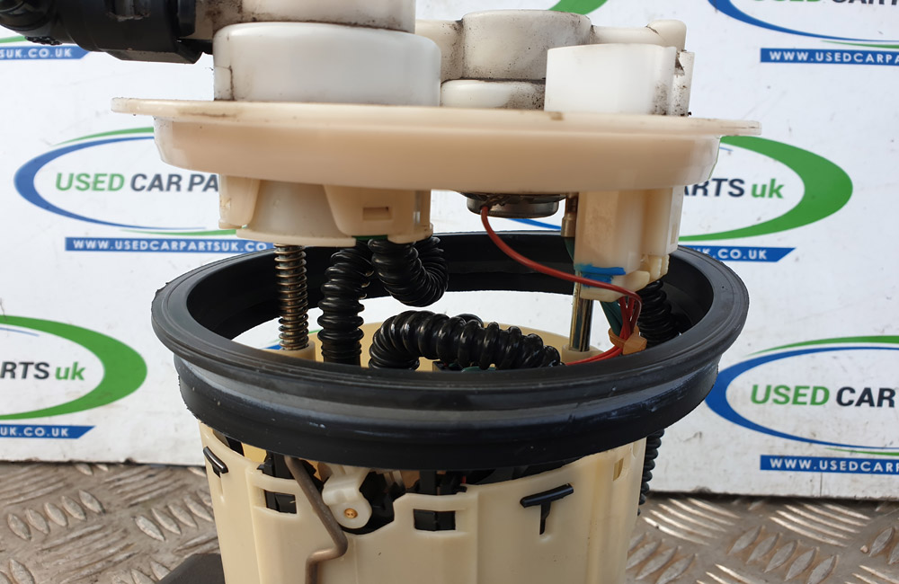 Toyota Avensis fuel pump 7702002070 Used Car Parts UK