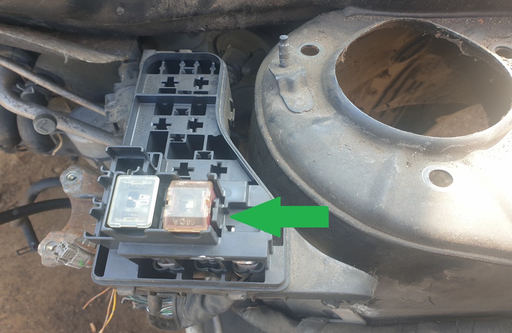Toyota Avensis D4D 140 amp alternator fuse Used Car Parts UK