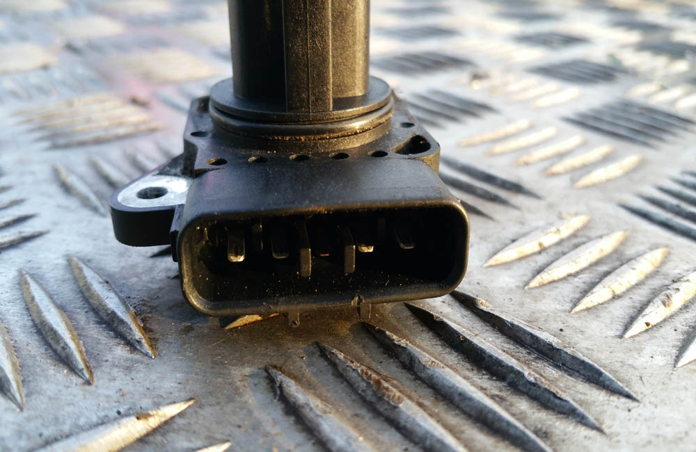 Toyota Avensis 2.2 D4D mass air flow meter sensor Used Car Parts UK