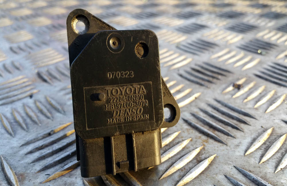Toyota Avensis 2.2 D4D mass air flow meter sensor Used Car Parts UK
