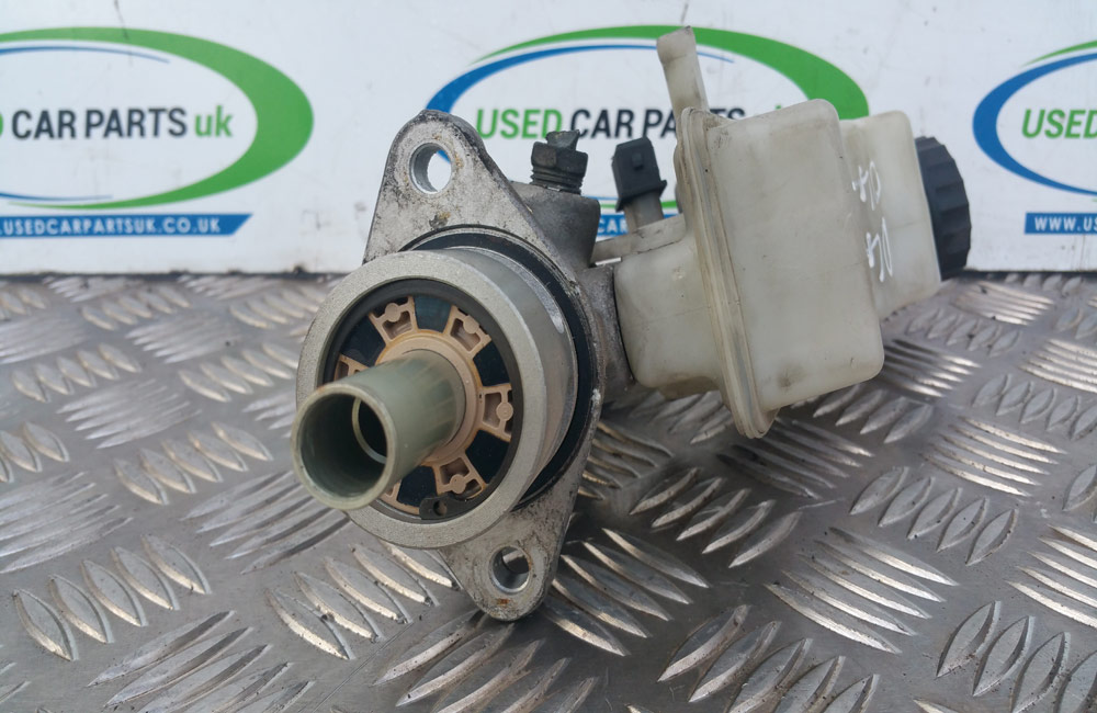 Toyota Avensis D4D brake master cylinder MK2 Used Car Parts UK