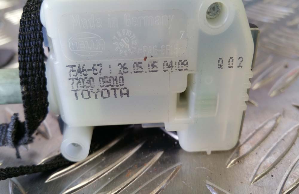 Toyota Avensis fuel flap motor 20032009 Used Car Parts UK