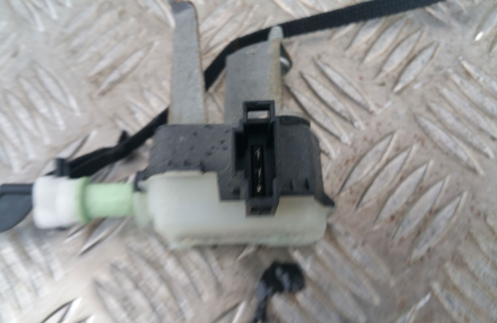 Toyota Avensis fuel flap motor 7703005011 Used Car Parts UK