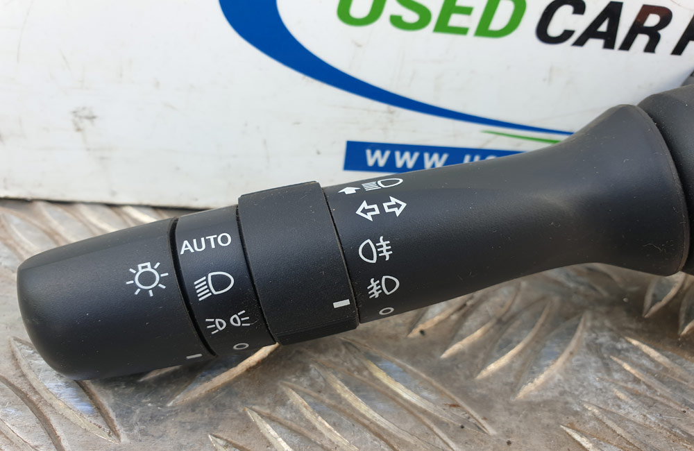 køretøj konjugat snatch Toyota Aygo headlight indicator switch 17J090 0H080 | Used Car Parts UK