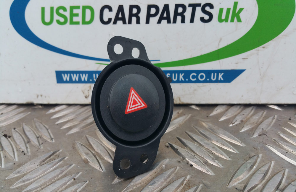 Toyota Aygo hazard switch button 15B424 Used Car Parts UK