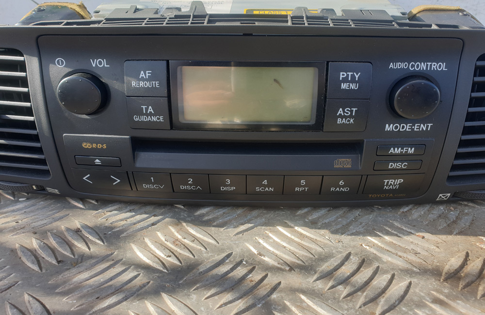 Toyota Corolla CD Player W58802 8612002260 Used Car Parts UK
