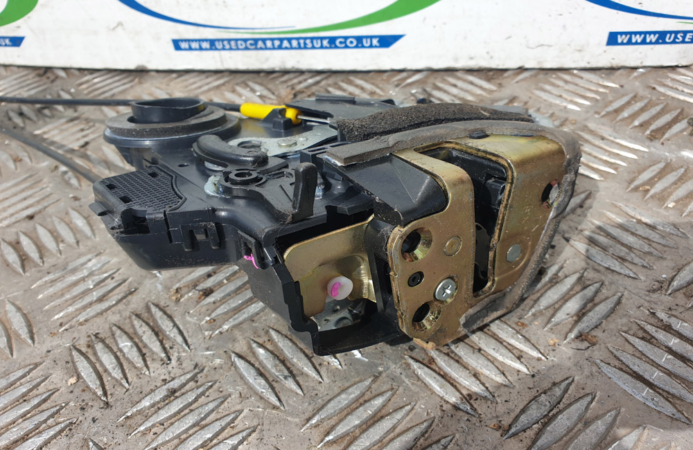 Toyota Corolla Verso rear door lock motor Used Car Parts UK