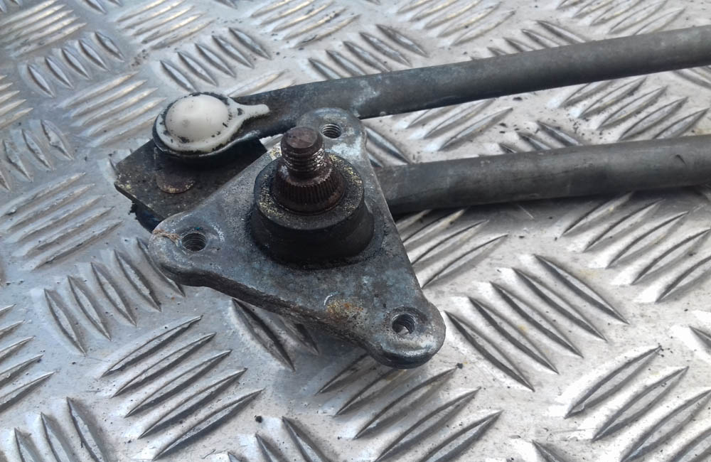 Toyota Hiace wiper motor linkages arms van parts Used Car Parts UK
