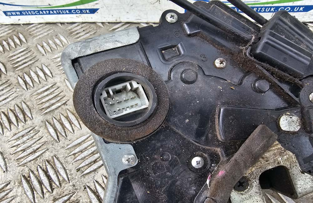 Toyota Prius MK2 Front Left Door Motor Lock Used Car Parts UK
